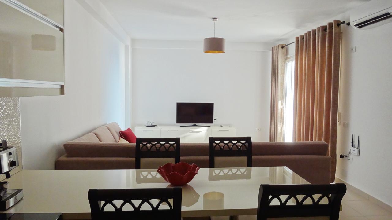 Apartments In White Residence Sarandë Esterno foto