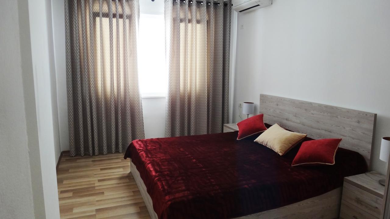 Apartments In White Residence Sarandë Esterno foto