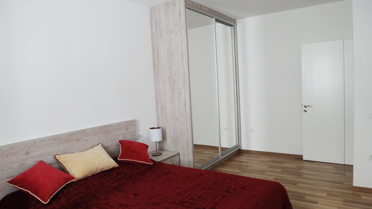 Apartments In White Residence Sarandë Esterno foto