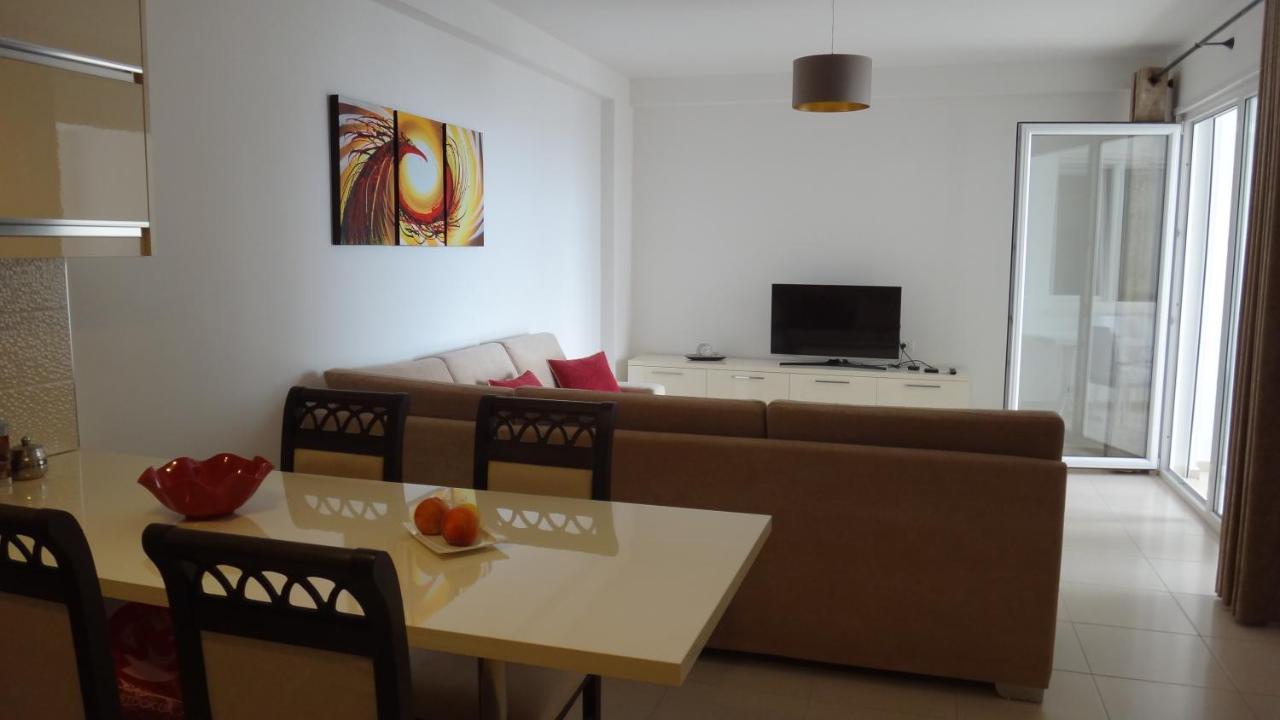Apartments In White Residence Sarandë Esterno foto